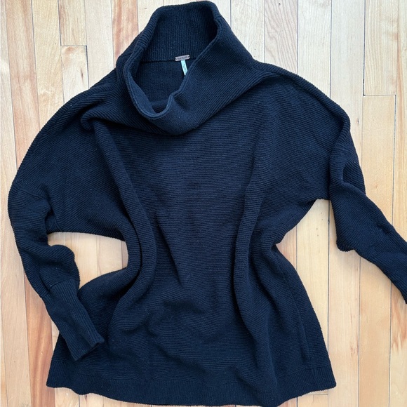 SOLD - Free People Ottoman Tunic - size xs - Picture 2 of 3